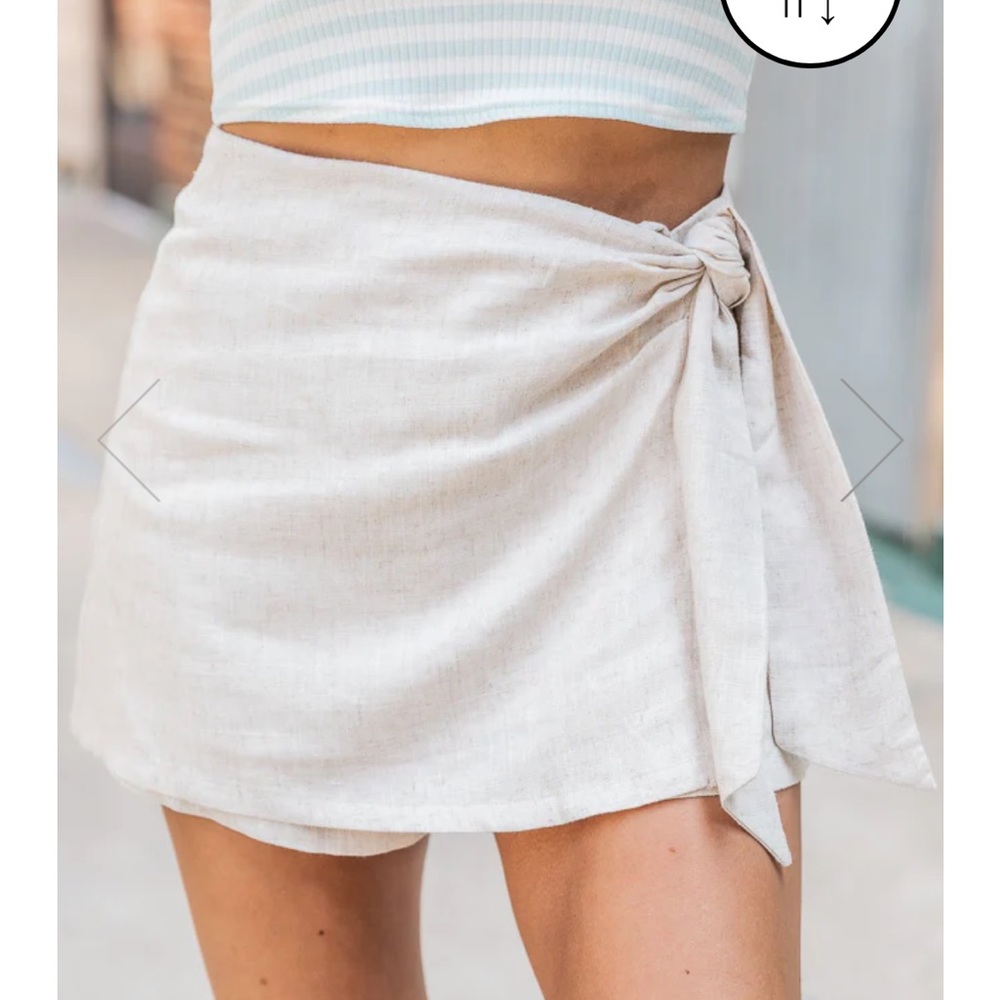 Pink lily boutique “you’re in luck khaki linen shorts”